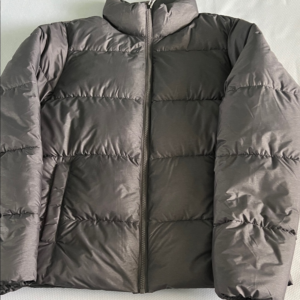 Heatkeep Gray Puffer Jacket. Size S